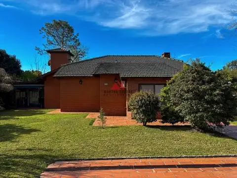 Casa  en Venta en Larena Country Club, Pilar, G.B.A. Zona Norte