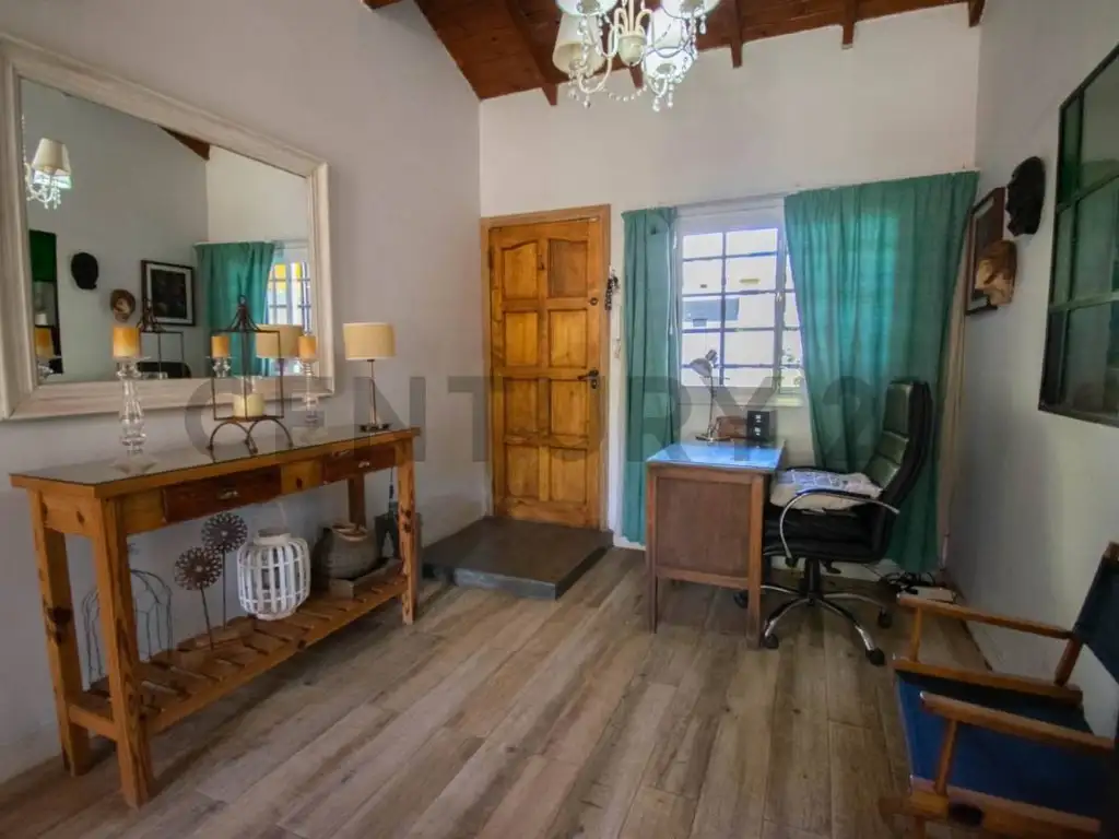 Casa Venta 3 ambientes 13 años, 2 cocheras, 110m2, 448 Entre 27 Y 28