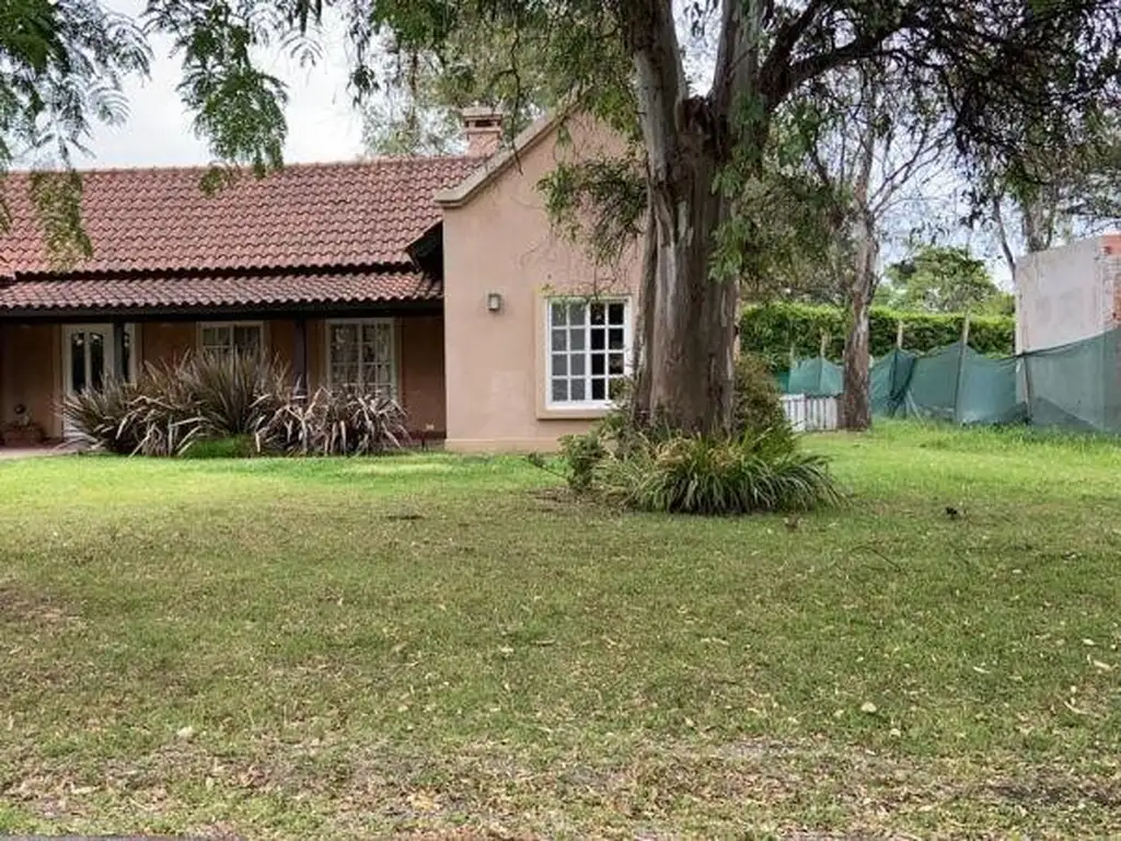 Casa en La Cesarina, General Rodríguez 160 m2 totales 5 ambientes