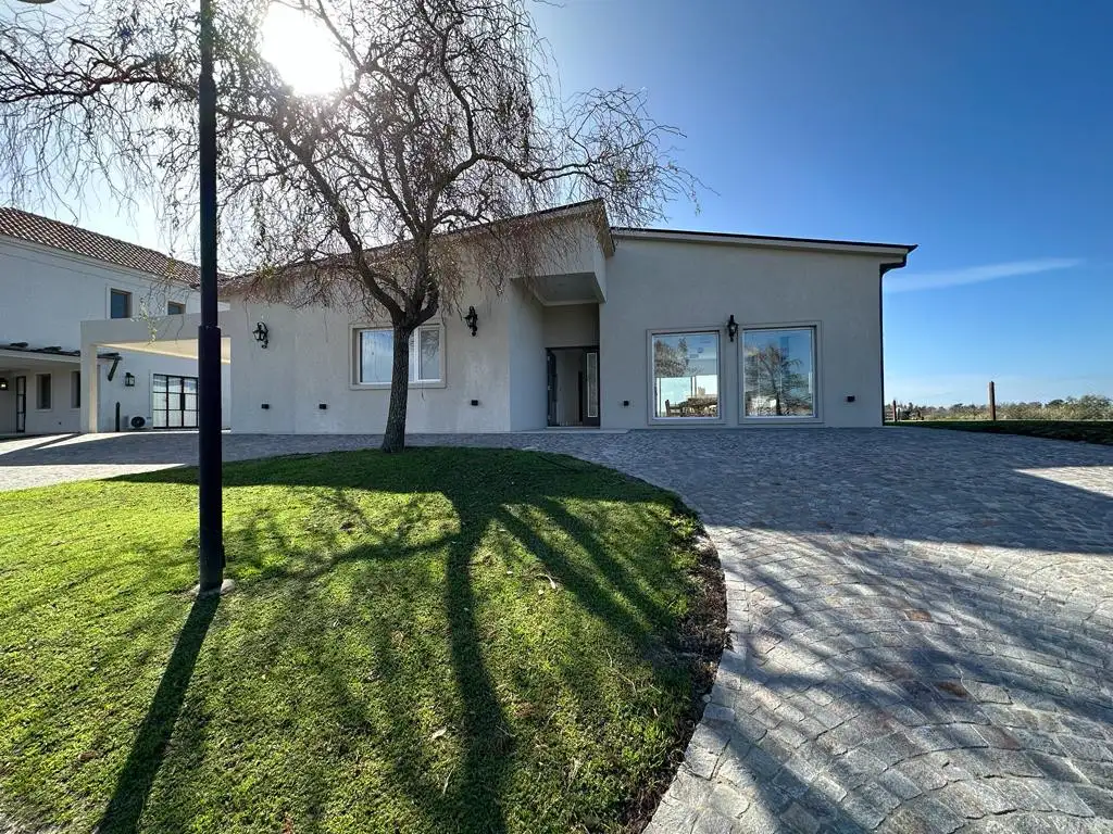 Casa en Venta con Vista al Río - El Cazal