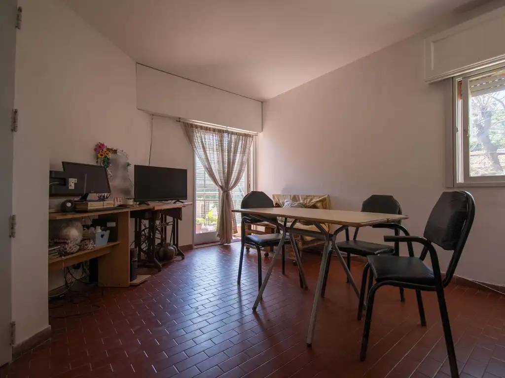 VENTA  DEPARTAMENTO 4 AMBIENTES CON BALCON LUMINOSO - FINANCIACION PRIVADA