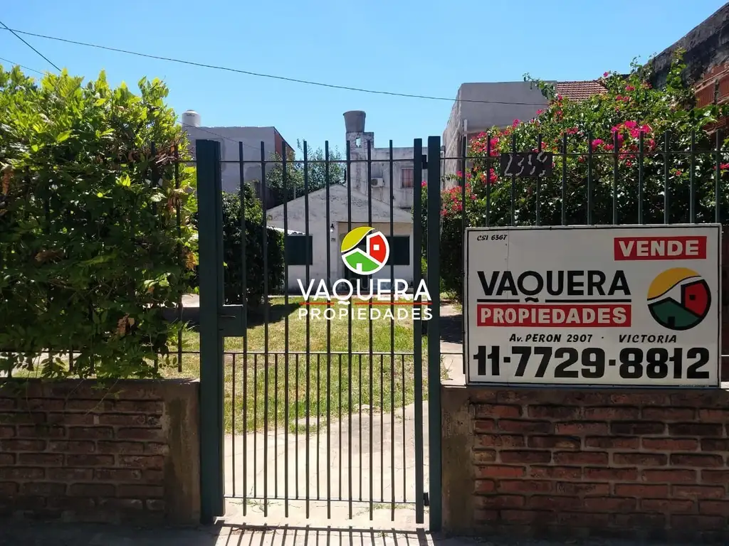 2 Casas - Venta en Block - Terreno 10x30 m - Oportunidad.