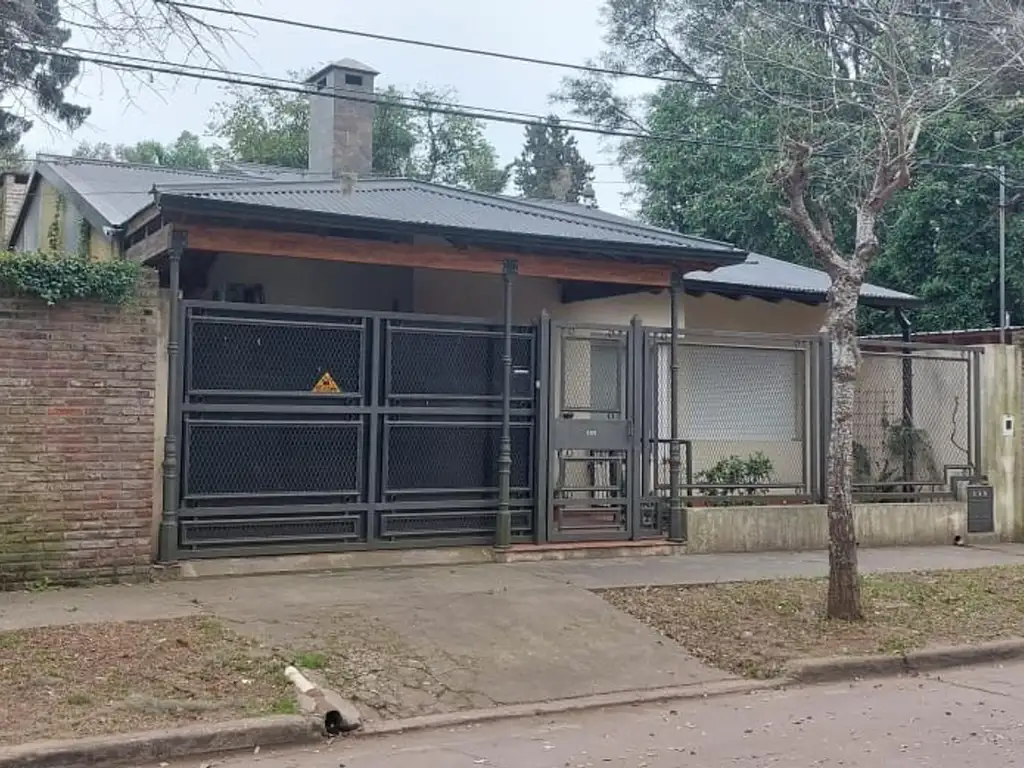 CASA EN INMEJORABLE ZONA DE BAIGORRIA