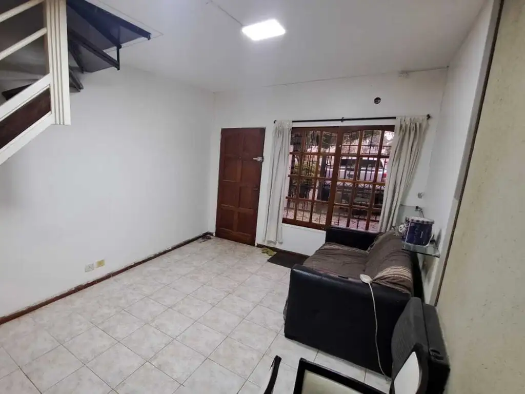 Dúplex 3 ambientes con parrilla y cochera en Villa Sarmiento