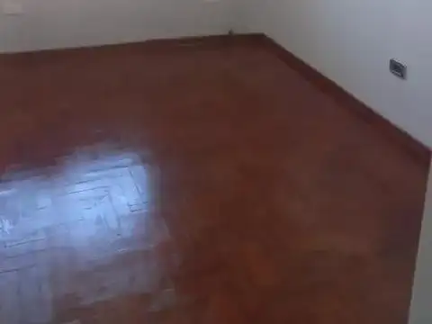 Departamento en venta - 2 Dormitorios 1 Baño - 70Mts2 - Villa de Mayo