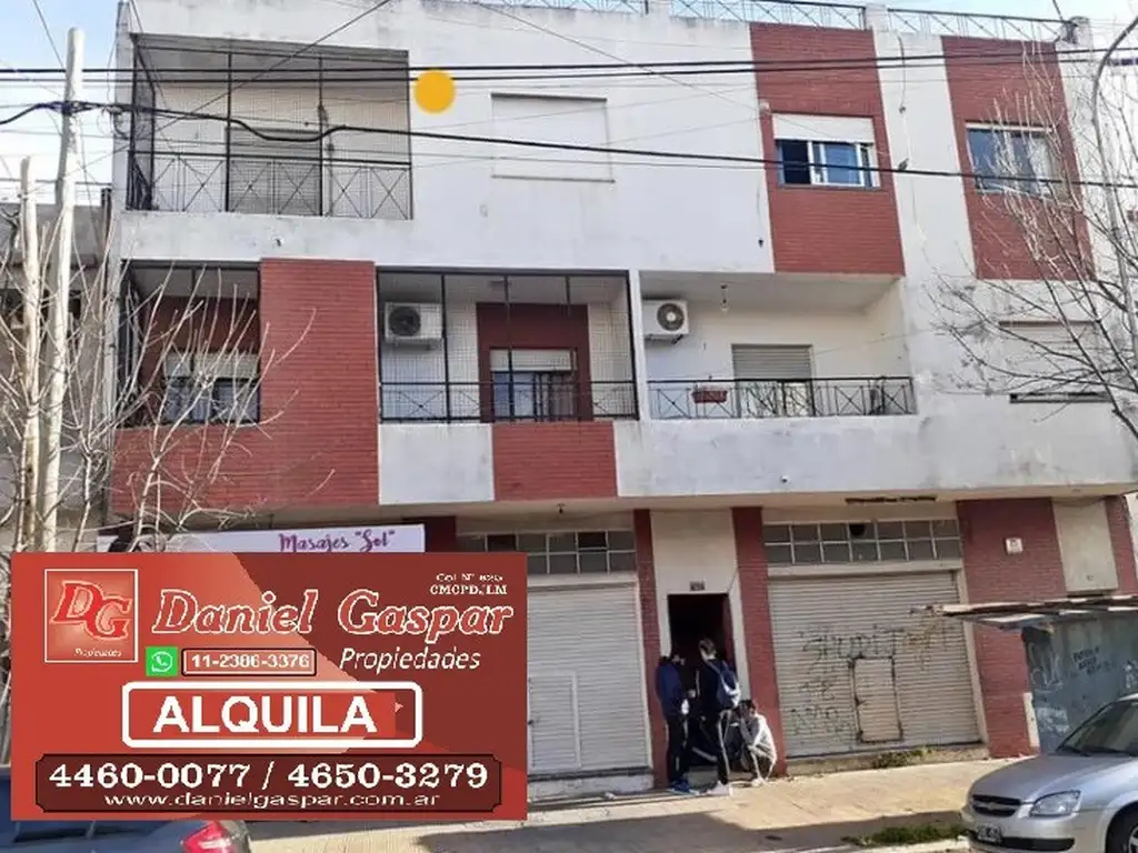 Venta - Bonito Departamento 3 Ambientes En Excelente Estado