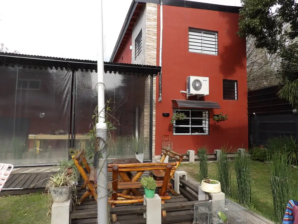 Excelente casa quinta con pileta amplio terreno con casa principal y 2 Duplex, ANTICIPO Y CUOTAS