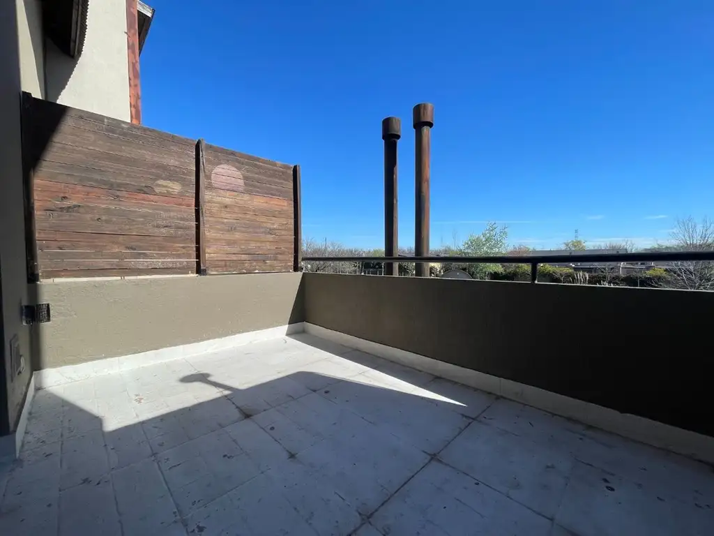 VENTA DEPTO EN PILAR 3 AMB CON BALCON TERRAZA