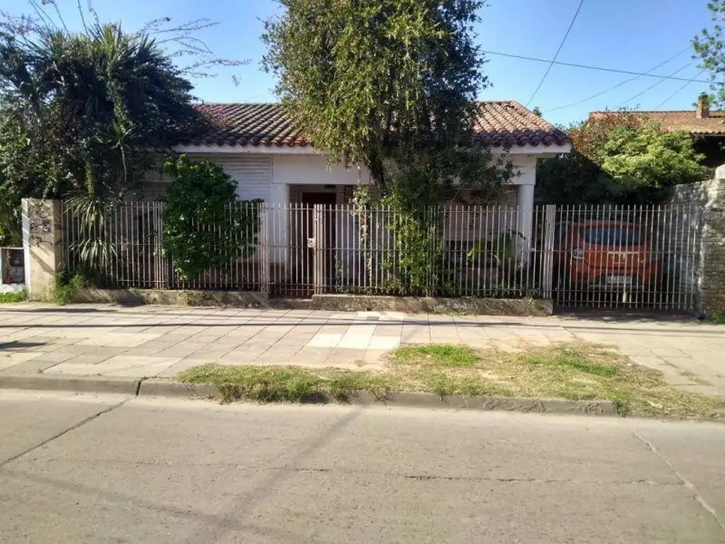 CASA DE 3 AMBIENTES A LA VENTA EN SAN MIGUEL