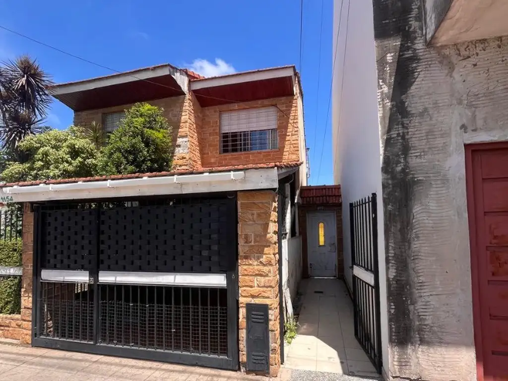 Casa tipo PH en alquiler dos ambientes con patio. Don Orione al 1100, Remedios de Escalada