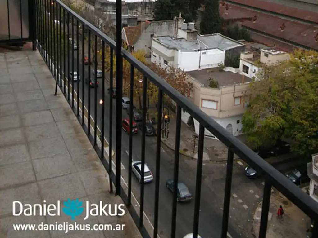 DEPTO 2 DORM EN ALQUILER - 1 e/46 y 47 - DANIEL JAKUS PROPIEDADES