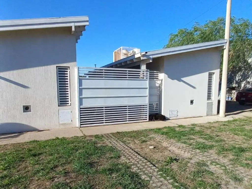 Casa un Dormitorio con Cochera en Alvarez