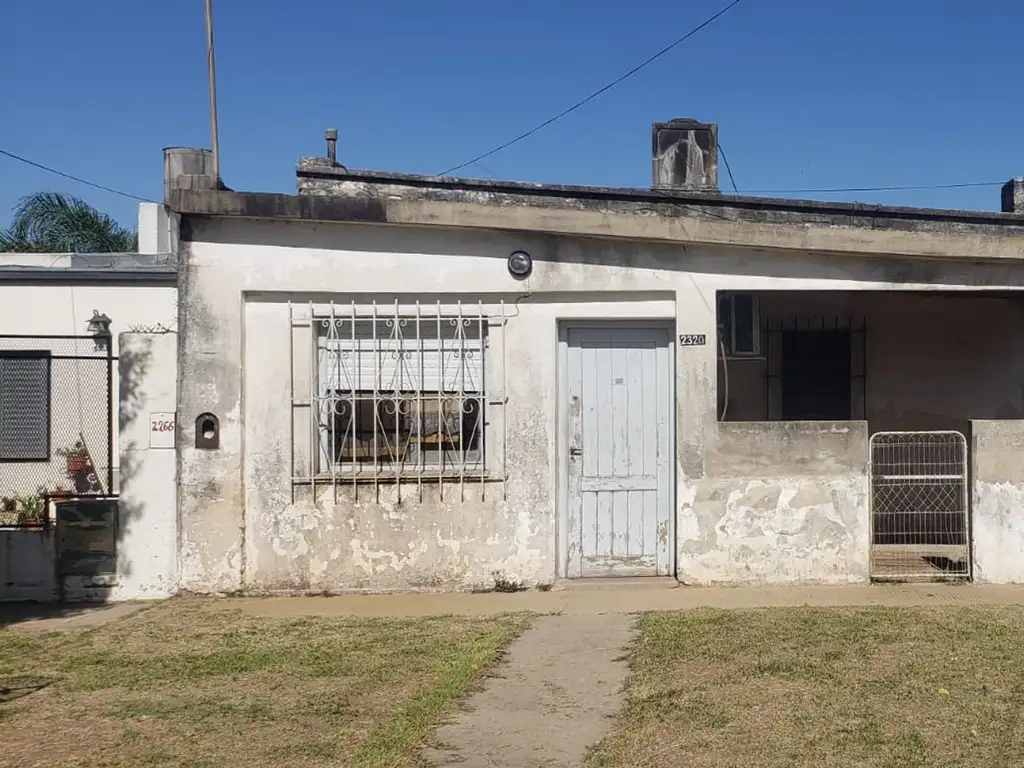 Se vende propiedad a refaccionar en Santo Tomé