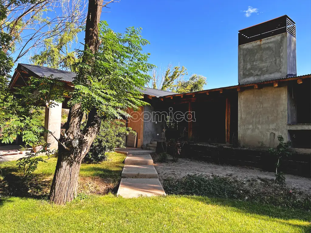 CASA CON TERRENO IDEAL PARA PROYECTO TURÍSTICO, LUJÁN DE CUYO