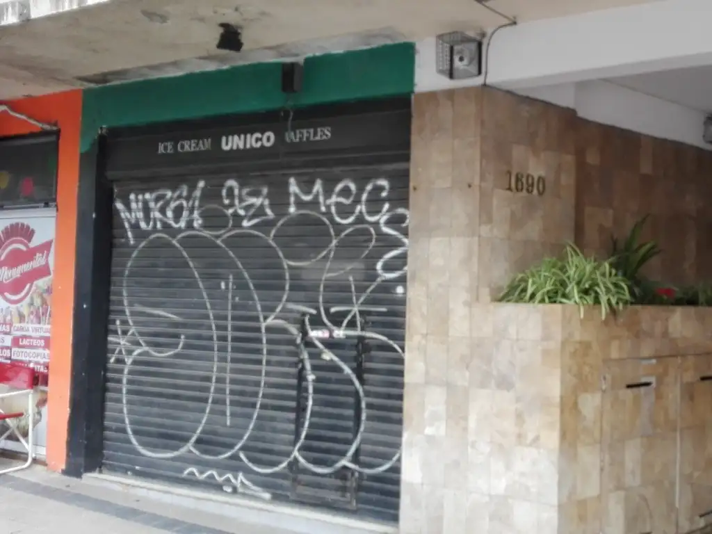 local comercial, diagonal 73 casi 12, 11 m2. cortina metalica