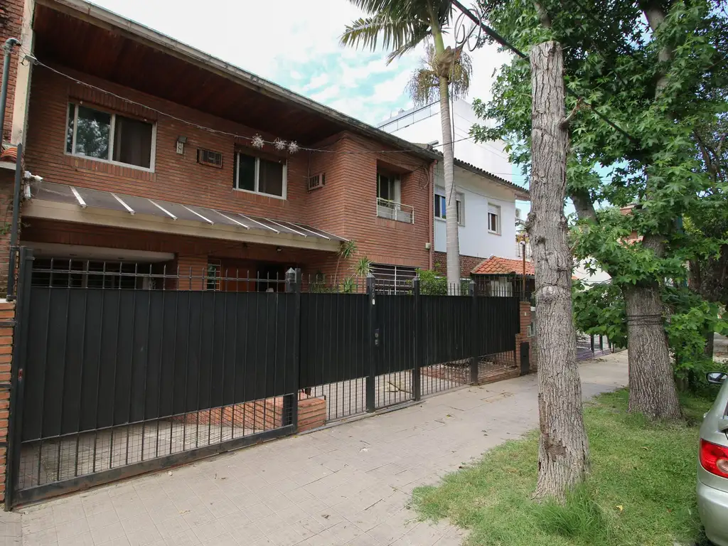 Venta Casa Divina con Parque y Pileta - La Lucila