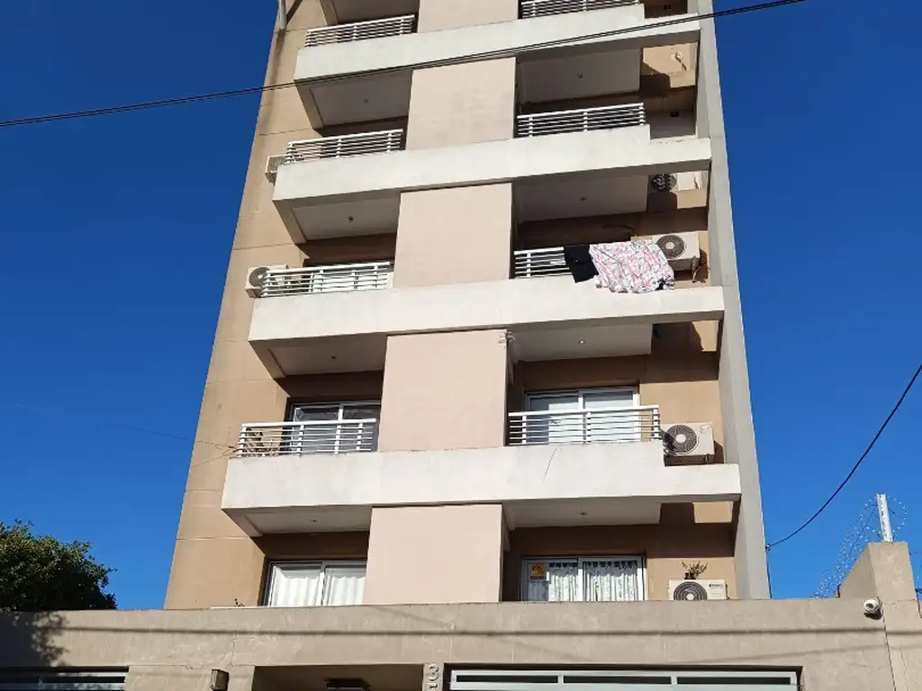 MONOAMBIENTE AL FRENTE  CON BALCON