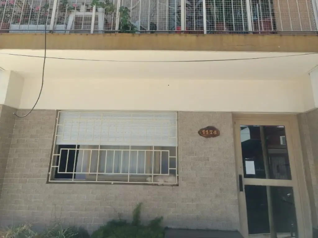 Nuevo Precio Departamento 3 ambientes por escalera.