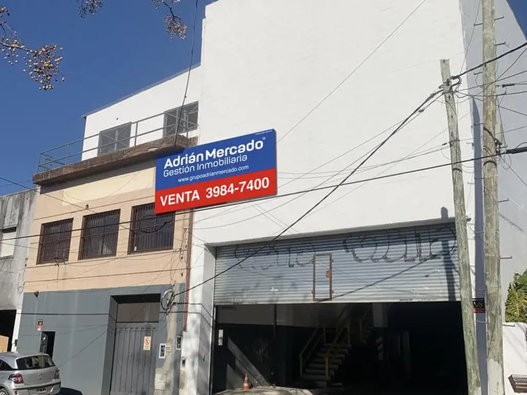 Se vende el block de dos inmuebles intercomunicados con salida a dos calles, Alsina y Dardo Rocha.