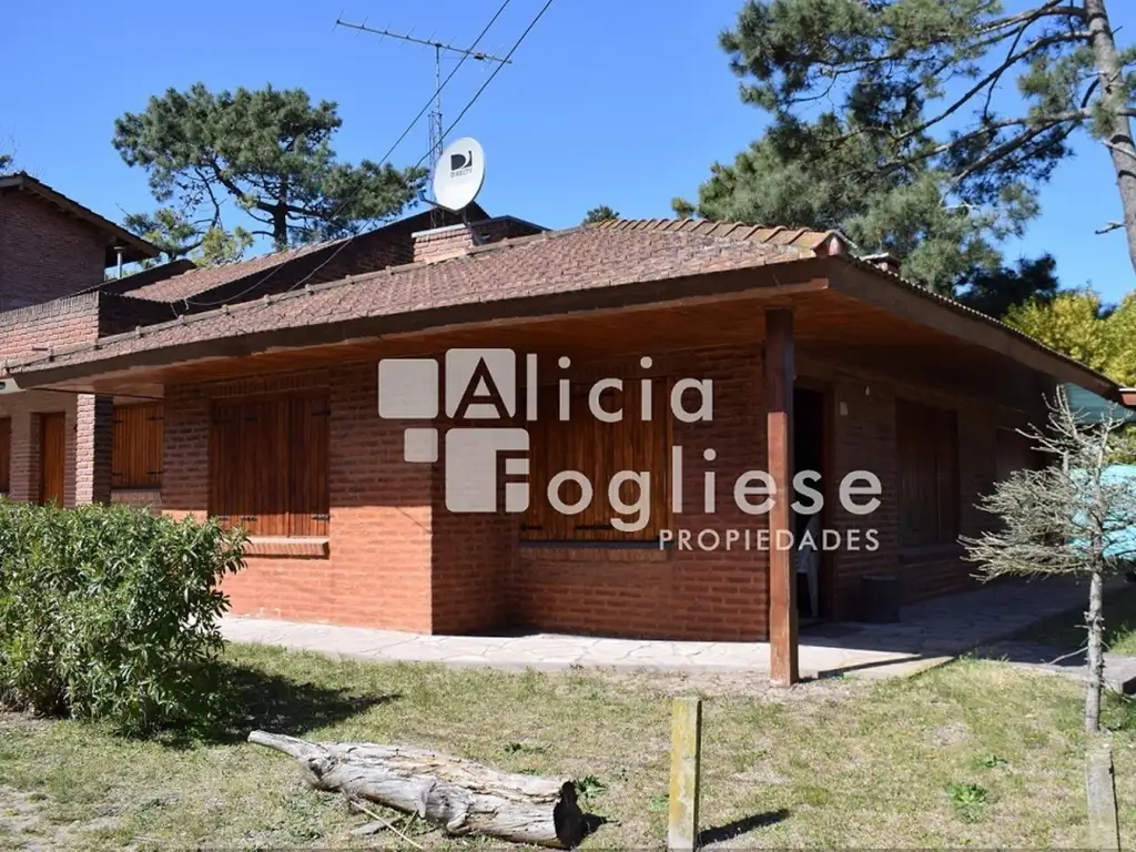 Chalet en Venta con todos los servicios en Barrio Privado Hipocampo