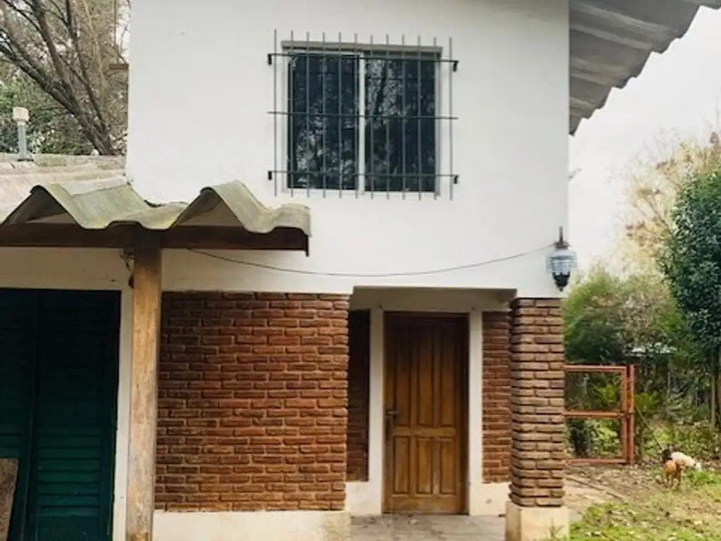 CASA EN VENTA EN BARRIO LOS PIONEROS