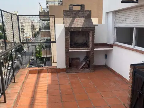 2 AMB. FRENTE BALCO TERRAZA  TODO RECICLADO A NUEVO  64 M2 aprox, DIGNO DE VER
