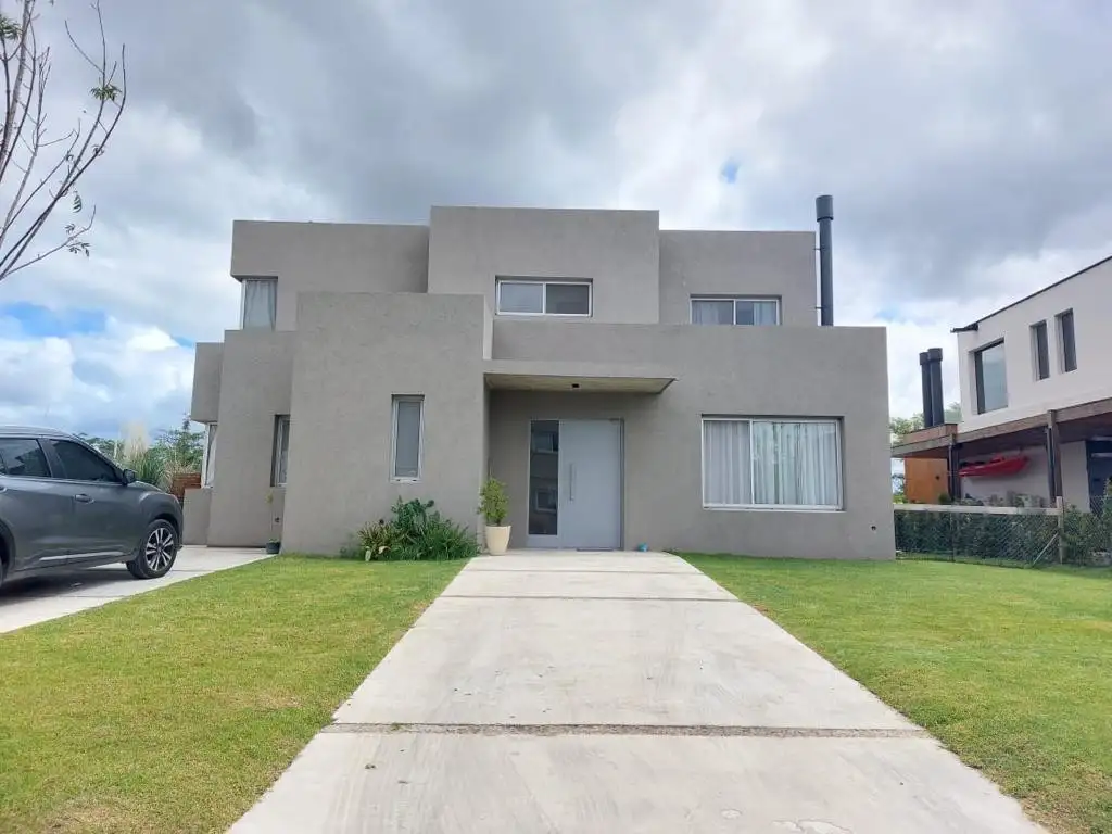 Casa en  Venta en Barrio Cerrado Barbarita