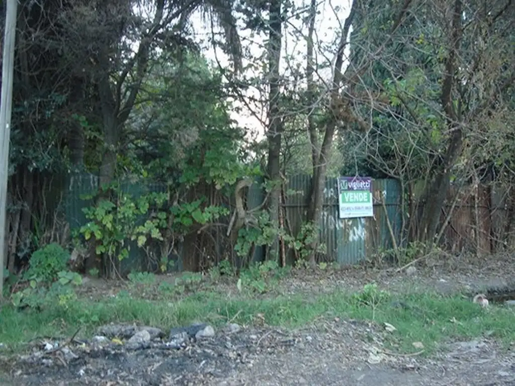 LOTE EN BOSQUES U$S 25.000.-