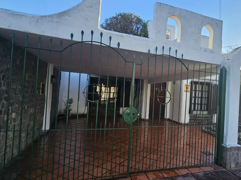 Casa en venta Ituzaingó norte.