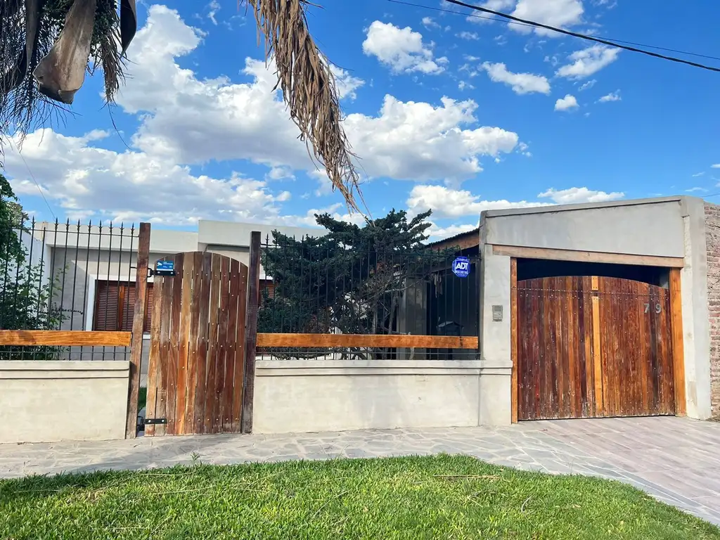 CASA EN VENTA EN PERGAMINO CON PILETA