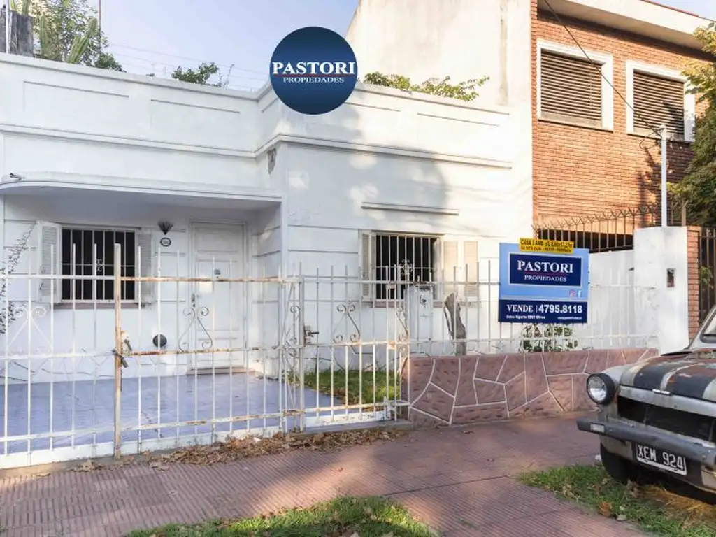 VENTA DE CASA EN OLIVOS DE 3 AMB CON PATIO