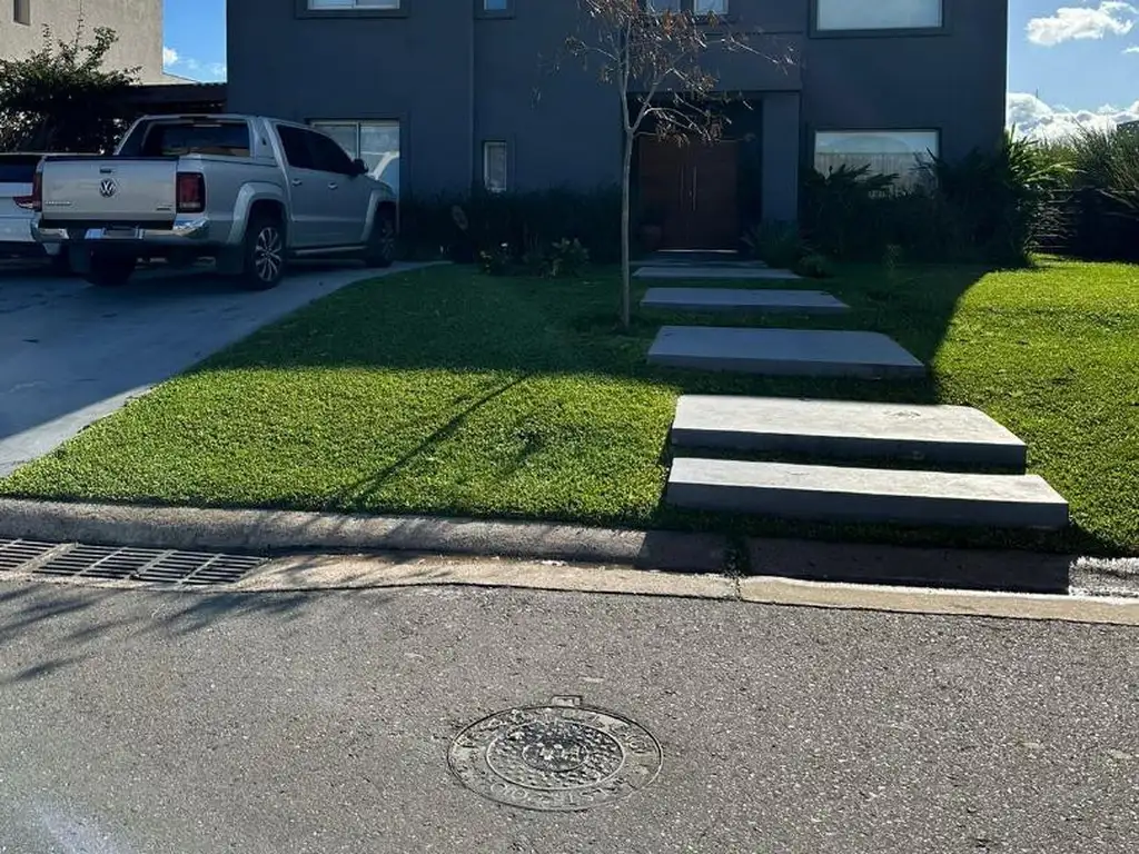 BARRIO ACACIAS (PUERTOS DEL LAGO) ESCOBAR