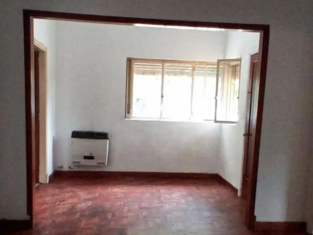 Venta casa 2 dormis (casco). 15 esq 45