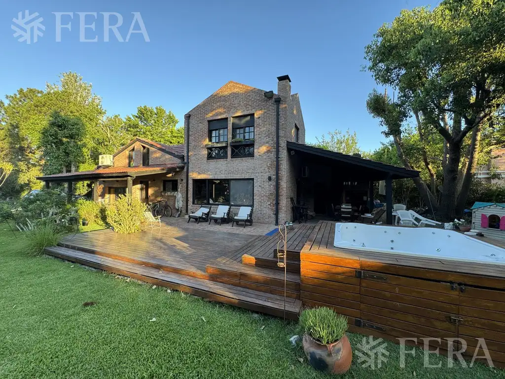 Alquiler temporario de Casa en Country Club el Carmen con jardín y jacuzzi