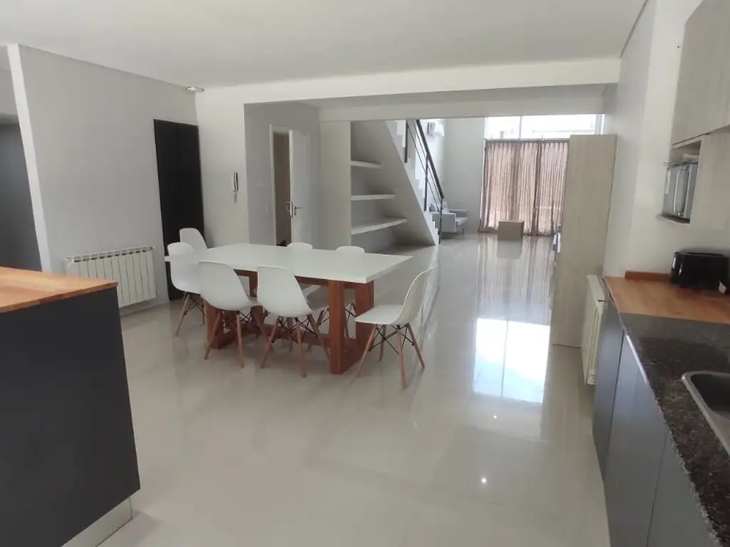 DEPARTAMENTO (007 TII) EN VENTA EN PINAMAR CON PATIO PROPIO Y PARRILLA