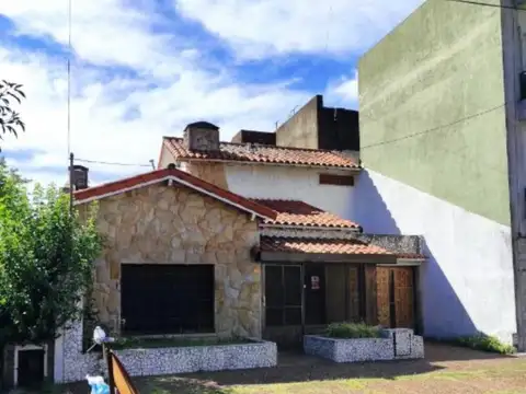 HERMOSA CASA EN RAMOS MEJIA RESIDENCIAL