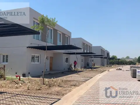 TOWN HOUSE EN ALQUILER - URDAPILLETA PROPIEDADES - Foto 0