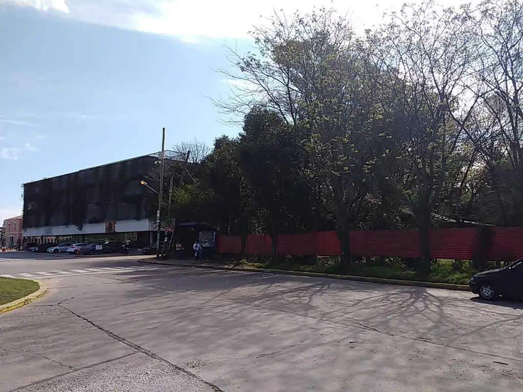 Excelente fracción en zona comercial Colectora Panamericana Ramal Este (Km 50,5)