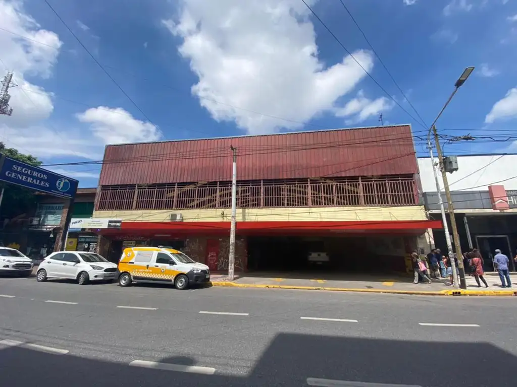 Local Comercial 1234 m² en 2 Plantas c/ Rampa para autos - S.Justo (Ctro)