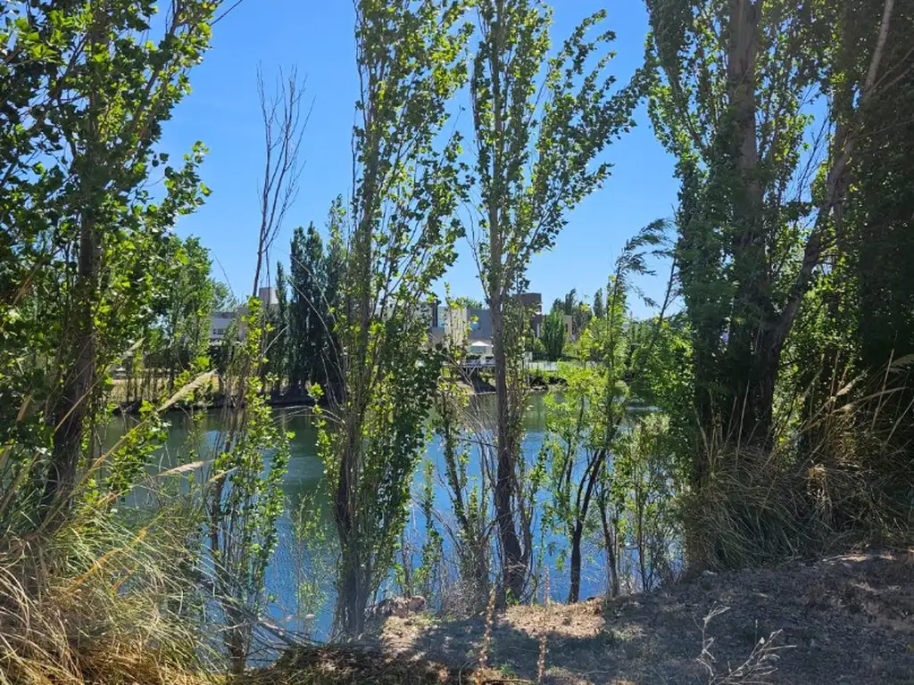 Venta Lote esquina frente al rio y fondo de laguna La Zagala