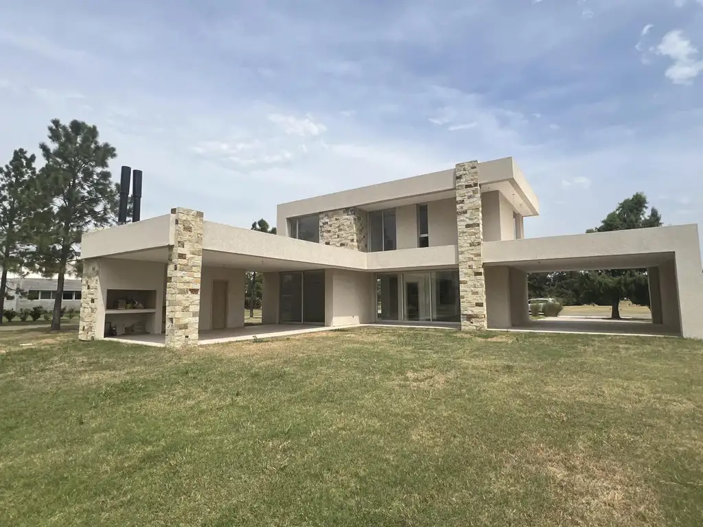 Casa a estrenar en Puerto Roldán