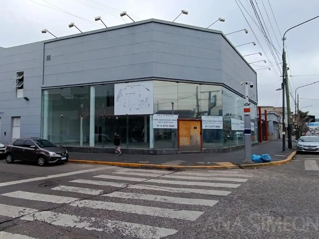 Edificio comercial - Venta y alquiler - Lomas del Mirador