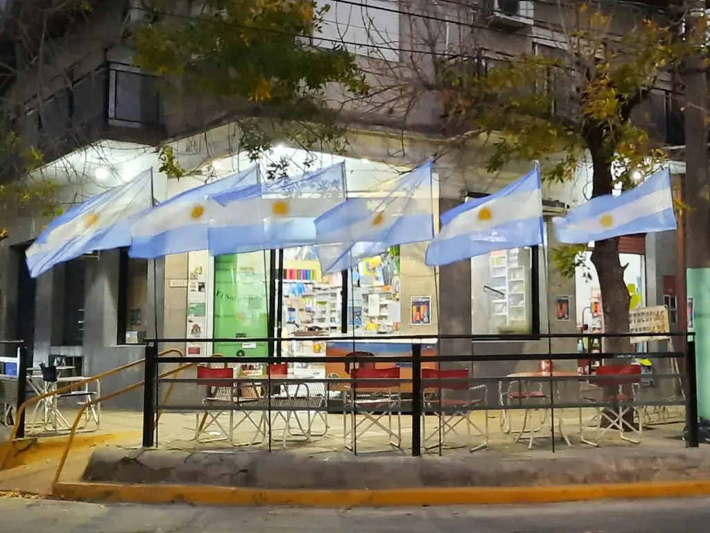 LIBRERÍA EL SOL EN VENTA FRENTE A COLEGIO LINCOLN