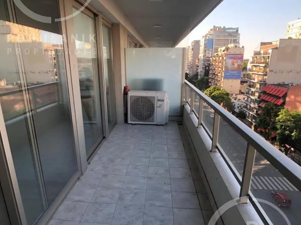 VENTA  2 ambientes con suite en Belgrano, Edificio Liberateur.