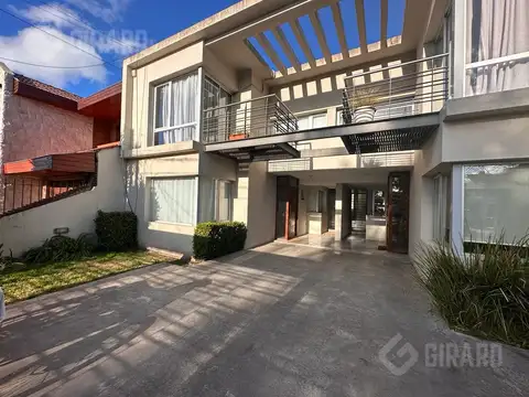 Moderno Duplex en Venta en Los Pinares. venta con exclusividad - Foto 0