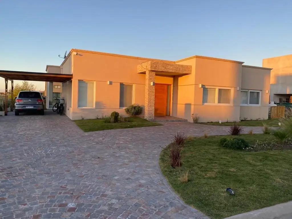 Casa venta Barrio Privado Magallanes