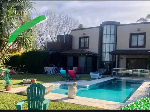 Casa en Venta con cochera