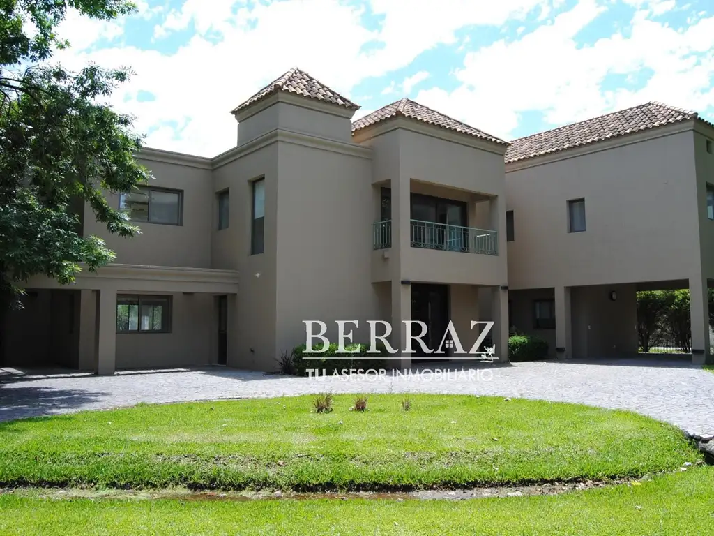 Casa venta 8 ambientes en Ayres de Pilar lote de 1075,46 m2