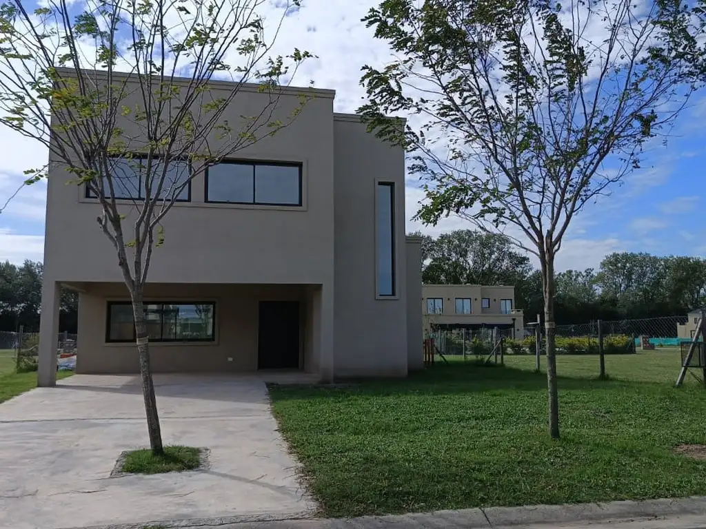 Hermosa Casa en venta, a Estrenar, ubicada en el Barrio Privado San Pablo, Pilar , Zona Norte