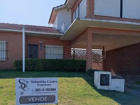 Venta chalet de 4 ambientes mas departamento - Barrio San Jacinto - Corbeta Uruguay 6900